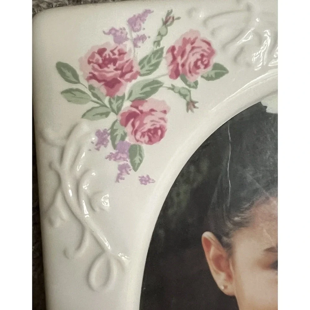 Vintage Hallmark Picture Frame Ceramic Oval Beige Floral Photo  5x7